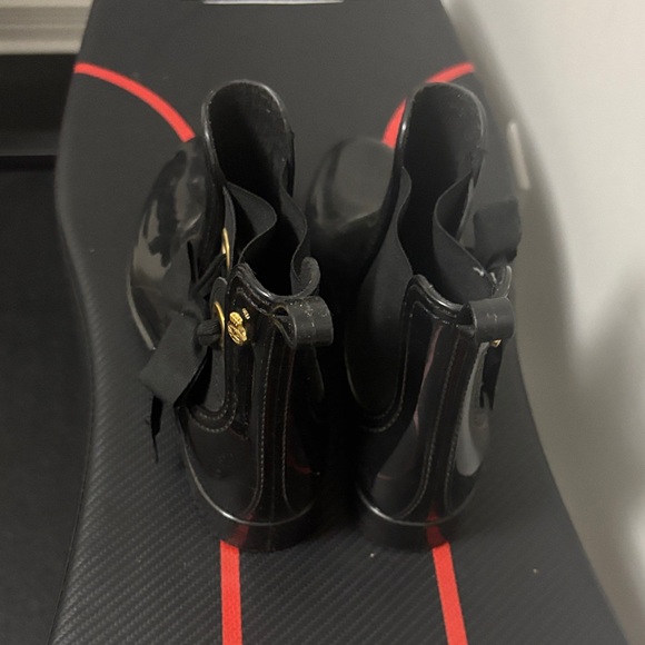 Stylish Black Women's Winter Rain Boots - Picture 2 of 5